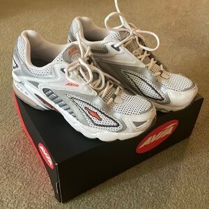 EUC Men’s Avia Running Shoes